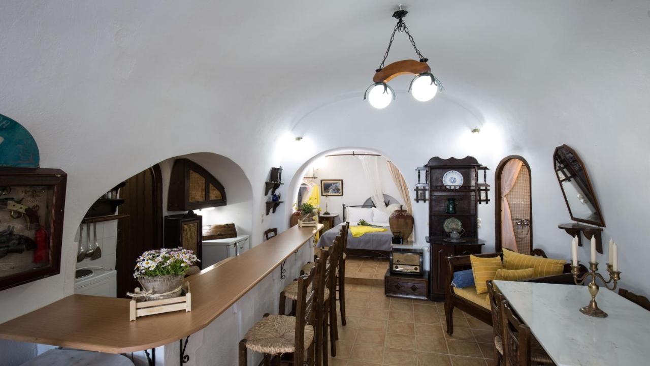 Mylopetres Traditional Houses Finikia Oia  Esterno foto