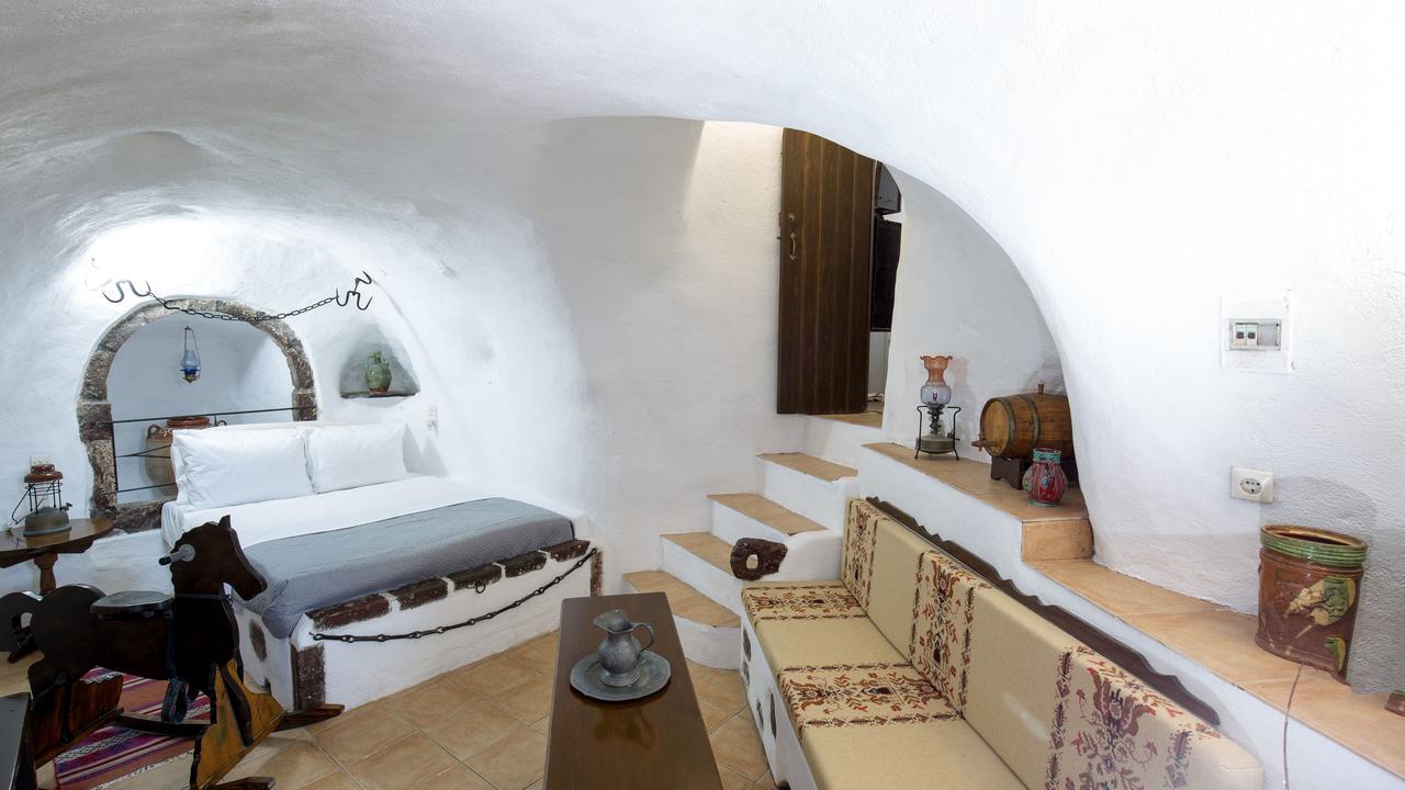 Mylopetres Traditional Houses Finikia Oia  Esterno foto